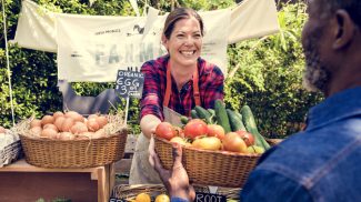 25 Tips for Selling at Farmers Markets
